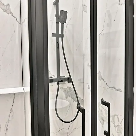Apartment Chic In Paris- Iii *